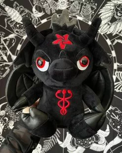 Baby Dark Lord Kuscheltier Rot KILLSTAR -Classic Horror Speichern killstar baby dark lord kuscheltier killstar kreeptures gothic plueschtier gotik geschenkidee 52734